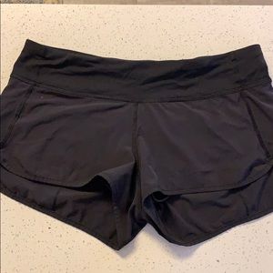 lululemon Speed Up Short 2.5” Black, size 8